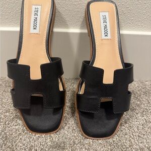 Steve Madden Black Minimalist Sandals